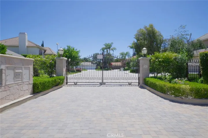 17650 Royce Drive W, Encino, California 91316