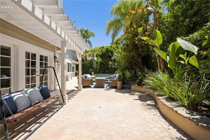 17650 Royce Drive W, Encino, California 91316