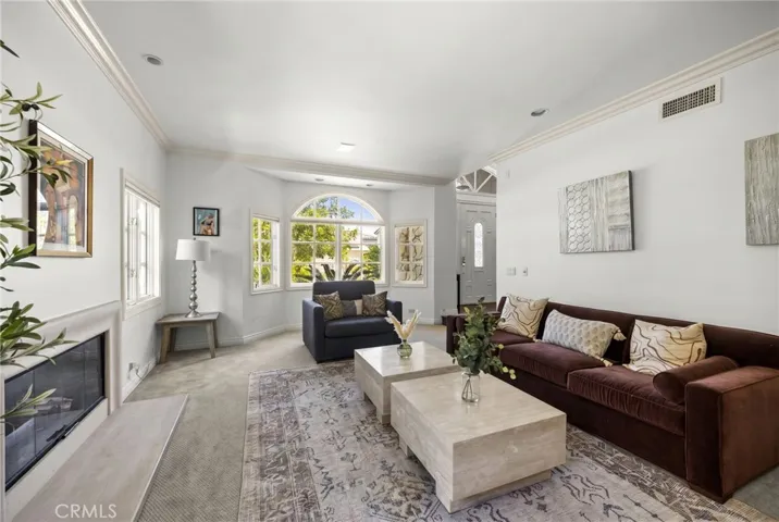 17650 Royce Drive W, Encino, California 91316