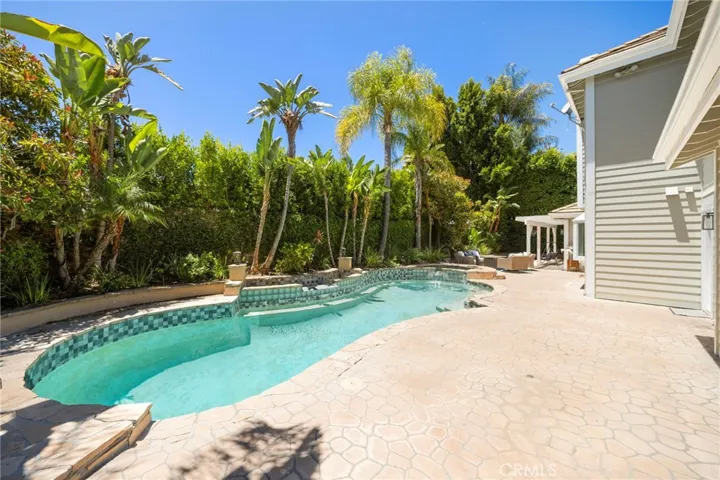 17650 Royce Drive W, Encino, California 91316
