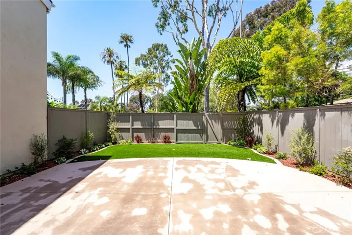 19751 Oceanaire Circle, Huntington Beach, California 92648