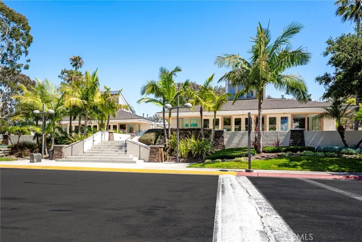 19751 Oceanaire Circle, Huntington Beach, California 92648
