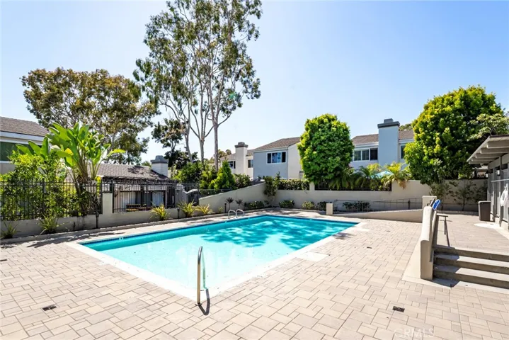 19751 Oceanaire Circle, Huntington Beach, California 92648