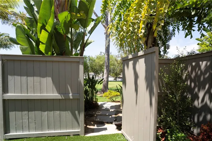 19751 Oceanaire Circle, Huntington Beach, California 92648