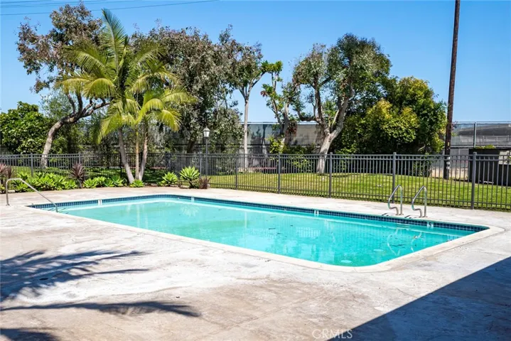 19751 Oceanaire Circle, Huntington Beach, California 92648