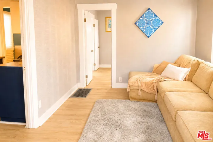 228 W 70th Street, Los Angeles, California 90003