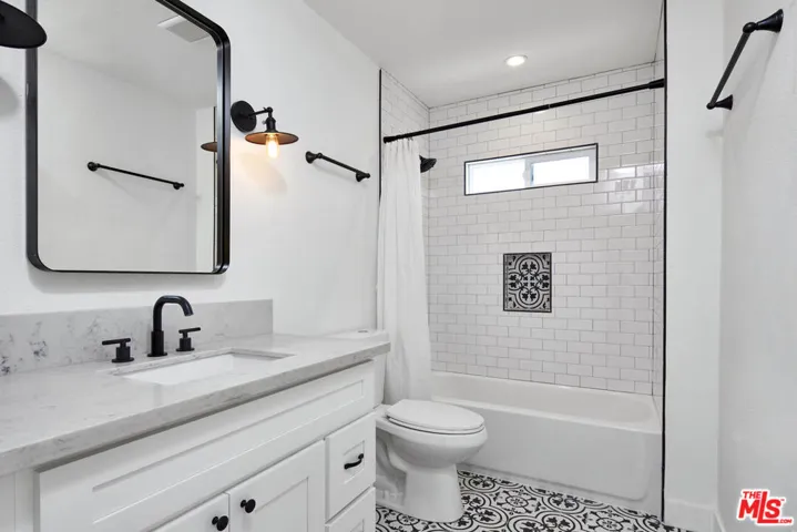 2904 W 81st Street, Inglewood, California 90305