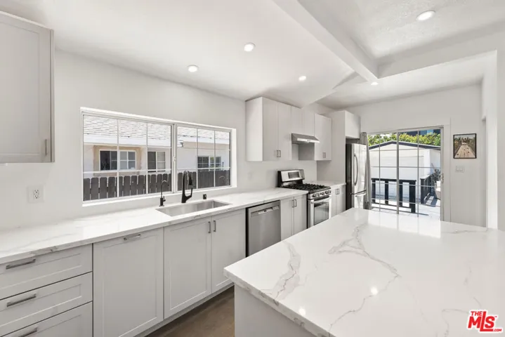 123 N Dillon Street, Los Angeles, California 90026