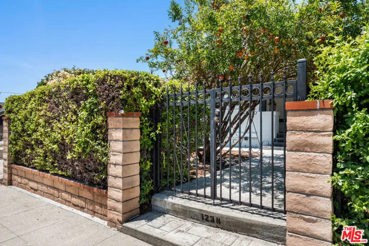 123 N Dillon Street, Los Angeles, California 90026