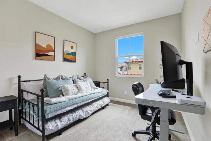 1087 Delpy View, Vista, California 92084