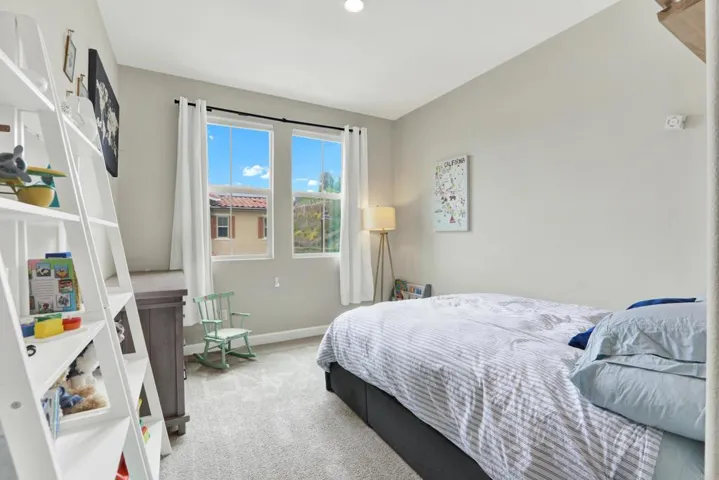 1087 Delpy View, Vista, California 92084