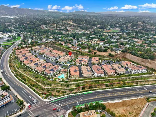 1087 Delpy View, Vista, California 92084