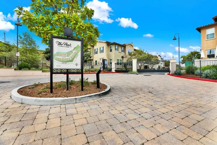1087 Delpy View, Vista, California 92084