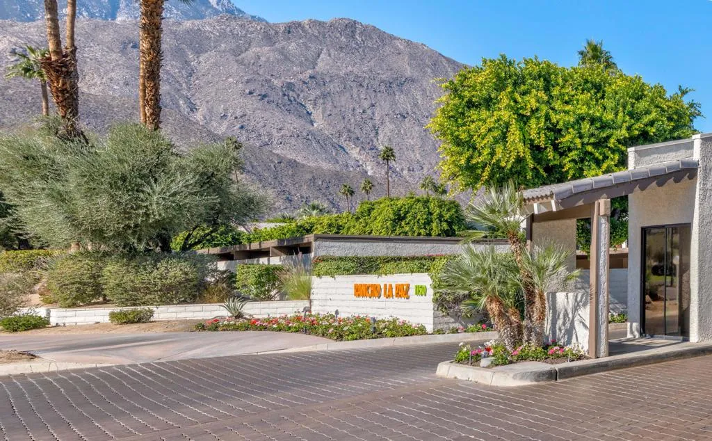 1150 E Palm Canyon Dr