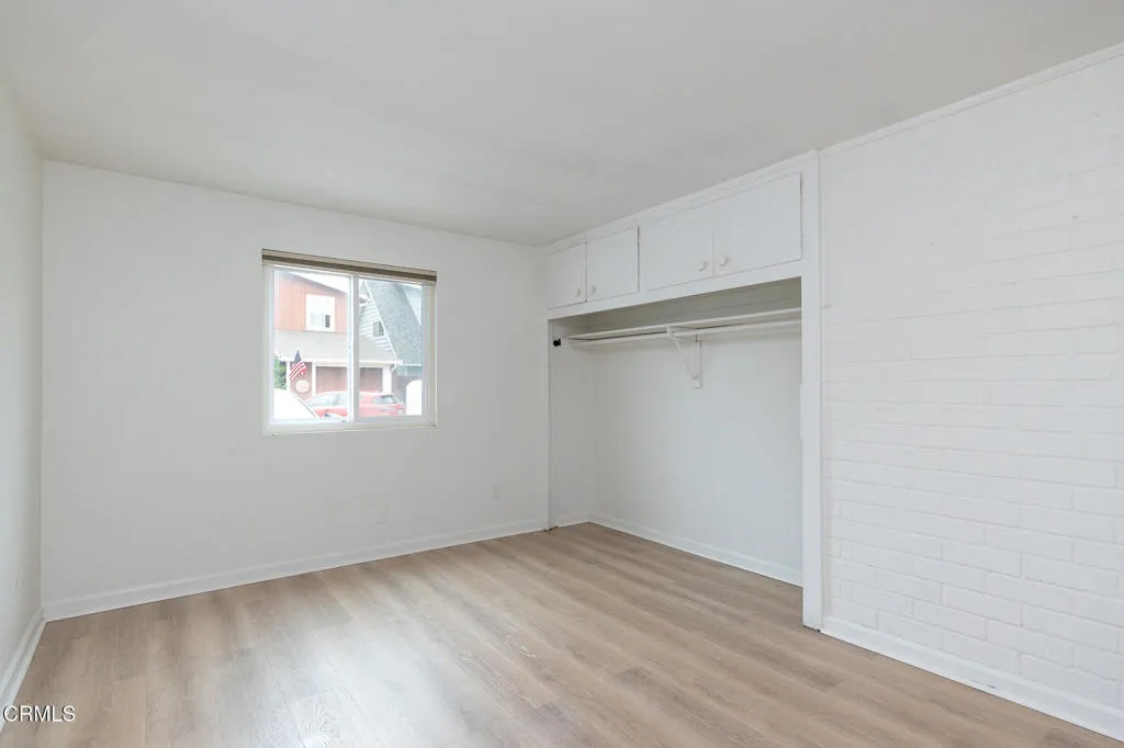 136 Oxnard Ave-17