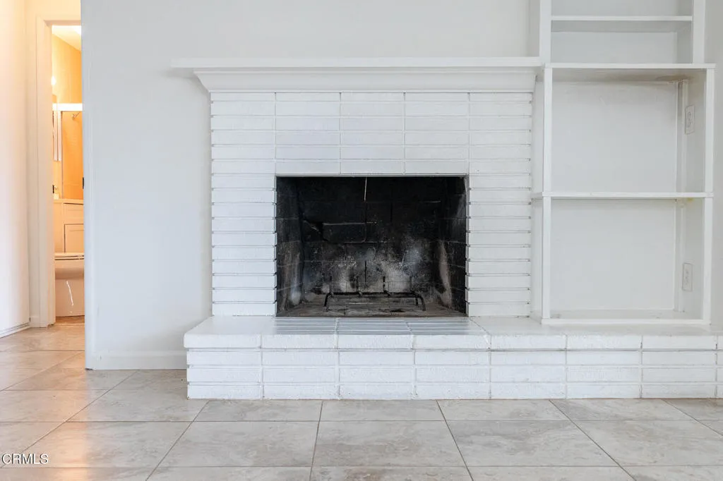 136 Oxnard Ave-23