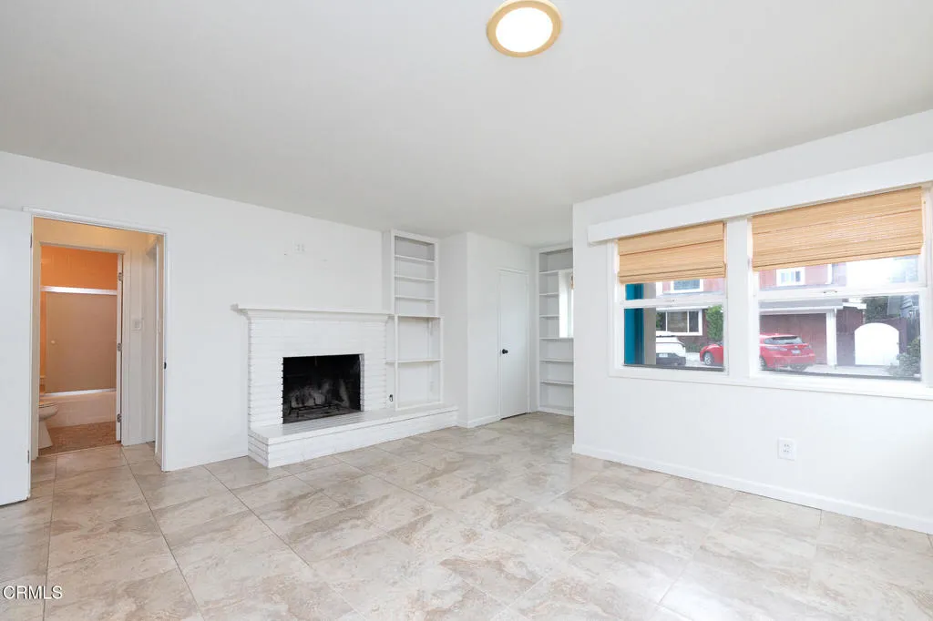 136 Oxnard Ave-27