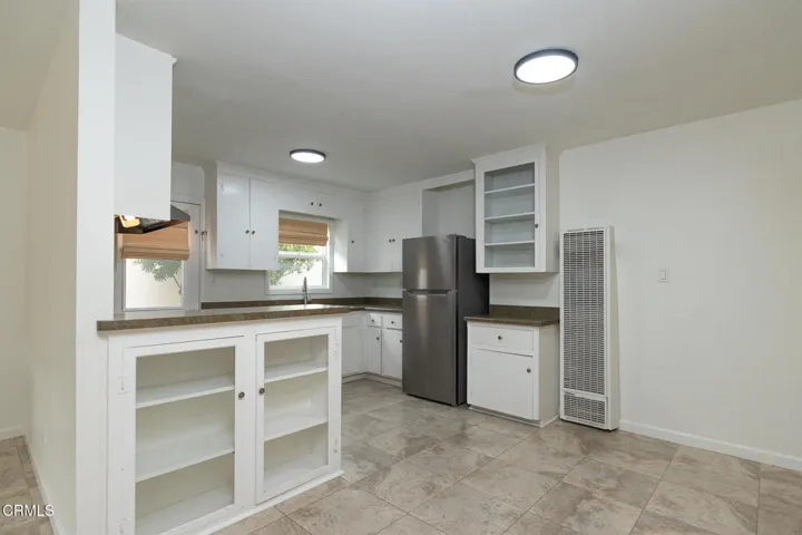 136 Oxnard Ave-20
