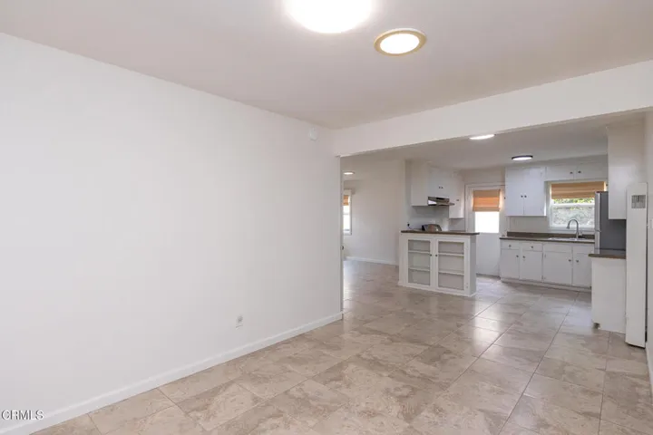136 Oxnard Ave-11
