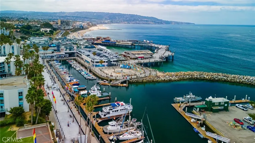 250 The Villages 303, Redondo Beach, California 90277