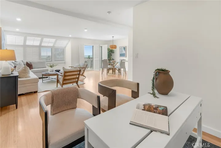 250 The Villages 303, Redondo Beach, California 90277