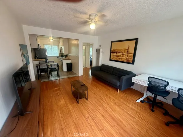 1945 17th Street, Santa Monica, California 90404