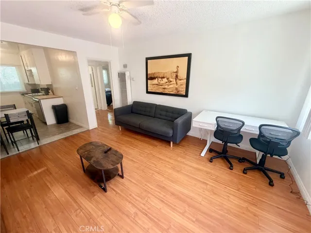 1945 17th Street, Santa Monica, California 90404