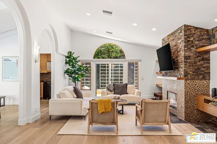 1165 Abrigo Road, Palm Springs, California 92262