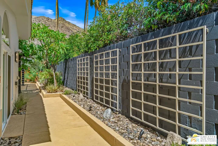 1165 Abrigo Road, Palm Springs, California 92262