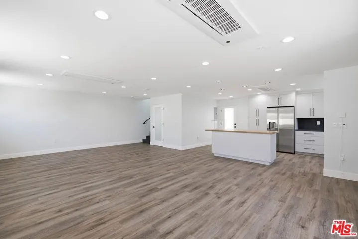 11611 Burbank Boulevard, Los Angeles, California 91601