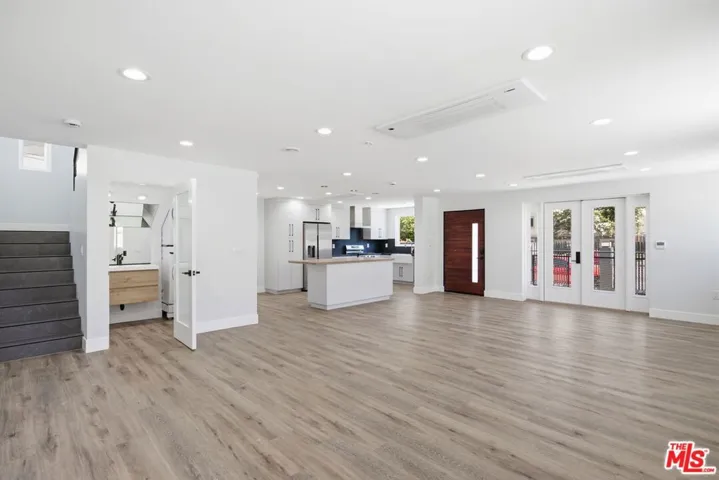 11611 Burbank Boulevard, Los Angeles, California 91601