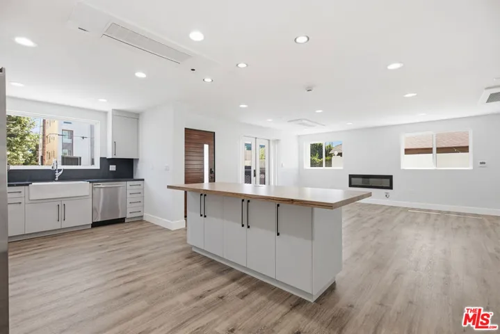 11611 Burbank Boulevard, Los Angeles, California 91601