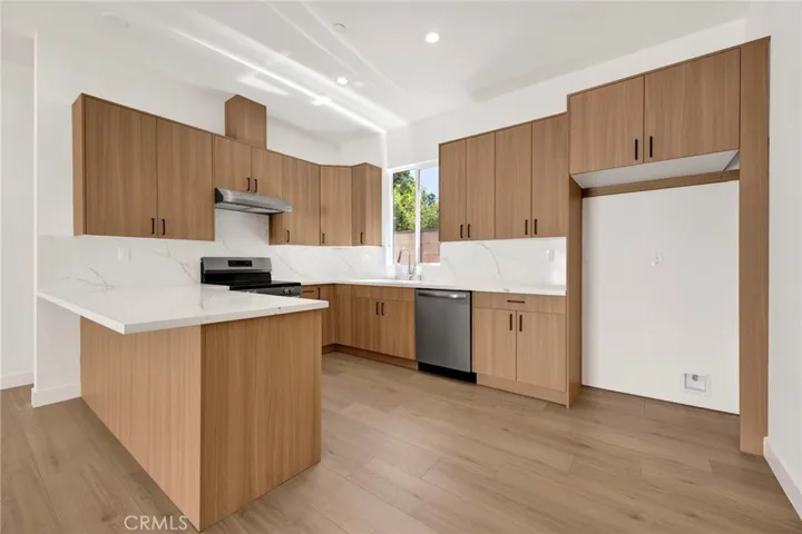 22538 Roscoe Boulevard, West Hills, California 91304