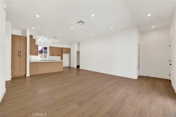 22538 Roscoe Boulevard, West Hills, California 91304