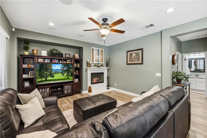 43708 Tahoe, Lancaster, California 93536