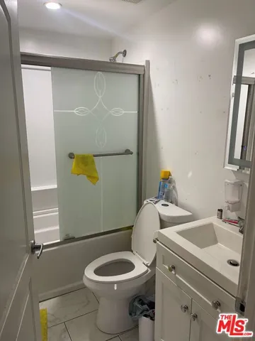 915 E 76th Place, Los Angeles, California 90001