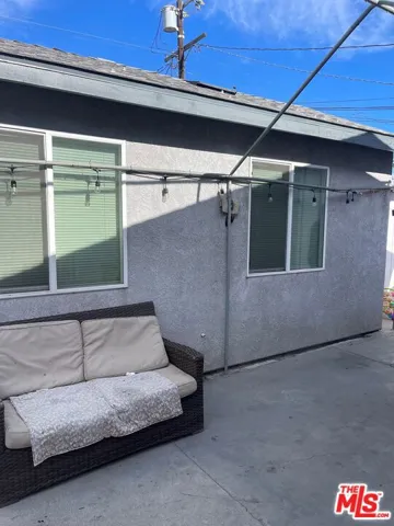 915 E 76th Place, Los Angeles, California 90001