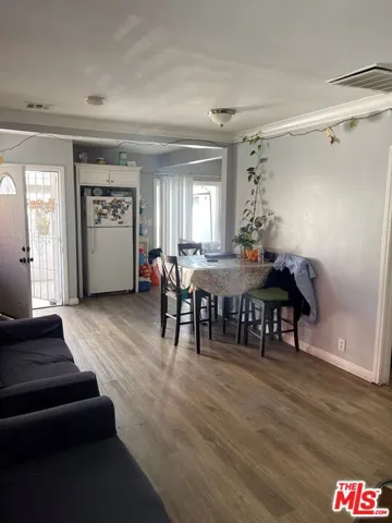 915 E 76th Place, Los Angeles, California 90001