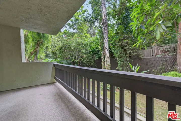 2018 Griffith Park Boulevard 123, Los Angeles, California 90039