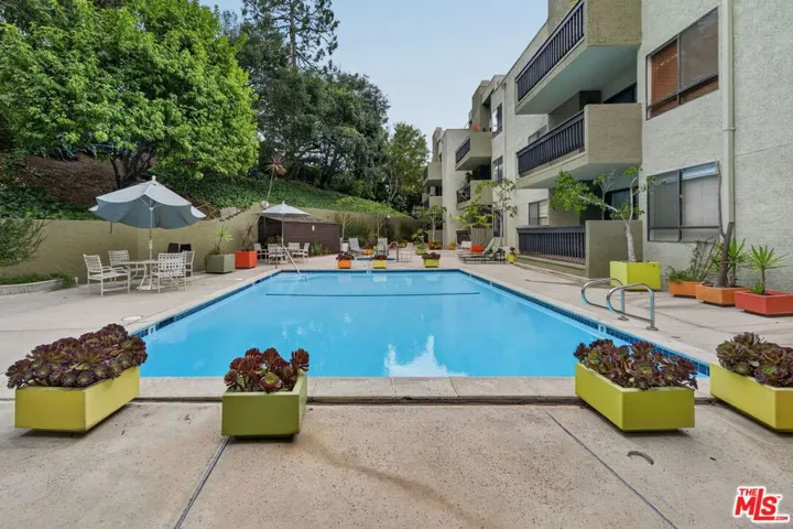 2018 Griffith Park Boulevard 123, Los Angeles, California 90039
