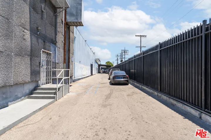 6200 Avalon Boulevard, Los Angeles, California 90003