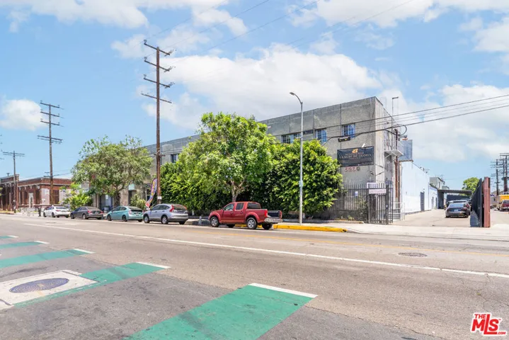 6200 Avalon Boulevard, Los Angeles, California 90003