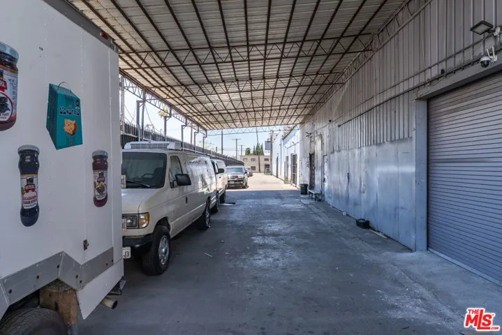 6200 Avalon Boulevard, Los Angeles, California 90003