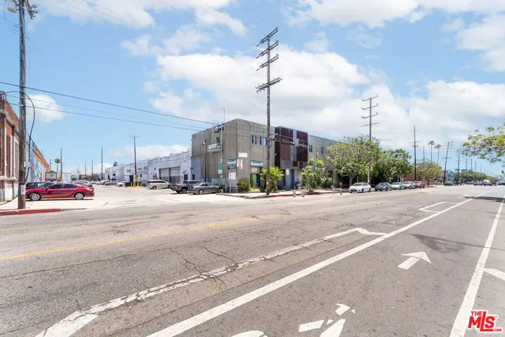 6200 Avalon Boulevard, Los Angeles, California 90003