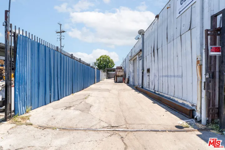6200 Avalon Boulevard, Los Angeles, California 90003