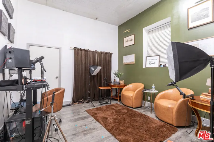 6200 Avalon Boulevard, Los Angeles, California 90003