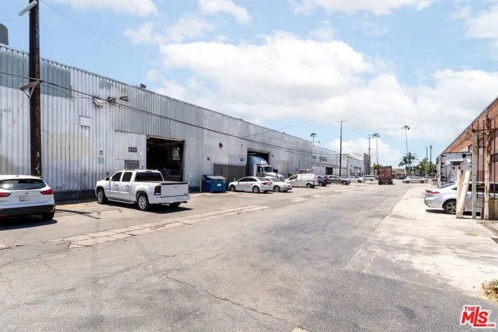 6200 Avalon Boulevard, Los Angeles, California 90003