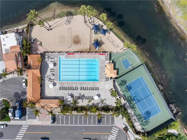 347 Walnut, Newport Beach, California 92663