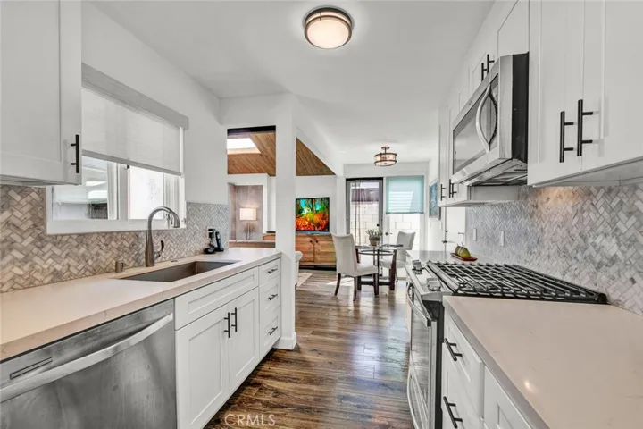 347 Walnut, Newport Beach, California 92663