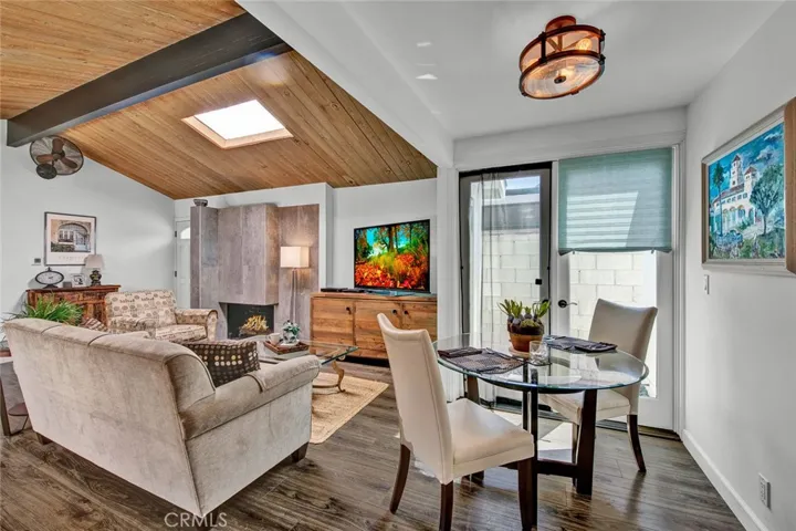 347 Walnut, Newport Beach, California 92663